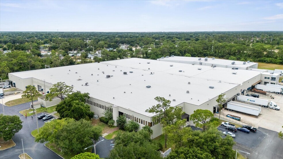 3100 S Ridgewood Ave, South Daytona, FL à louer - Photo du bâtiment - Image 3 de 9