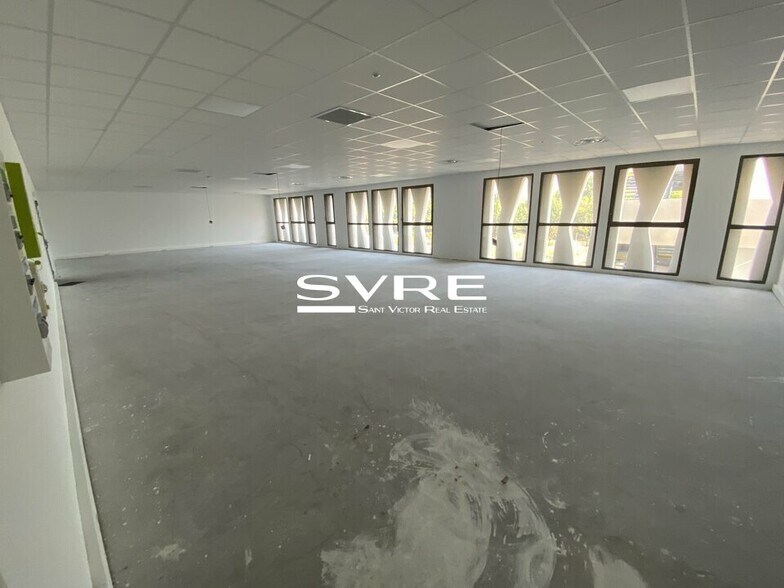 Office in La Ciotat for sale - Interior Photo - Image 3 of 4