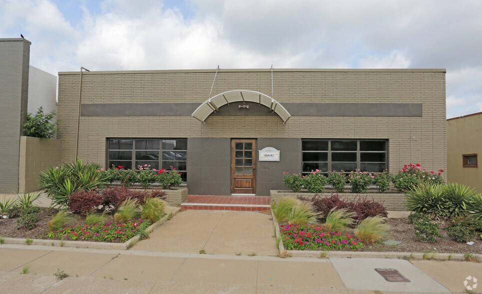 320 Hemphill St, Fort Worth, TX à vendre - Photo du bâtiment - Image 3 de 11