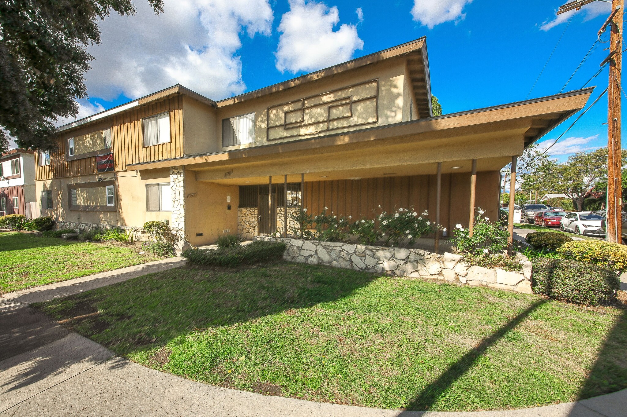 17411 Vanowen St, Van Nuys, CA for sale Building Photo- Image 1 of 1