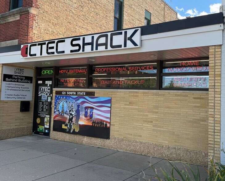 121 S State St, Belvidere, IL à vendre - Photo du bâtiment - Image 3 de 33