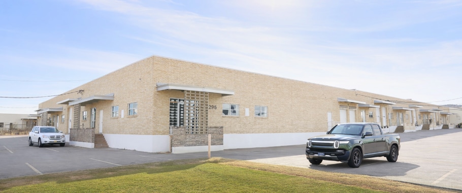 8242-8296 Moberly Ln, Dallas, TX for lease Building Photo- Image 1 of 2