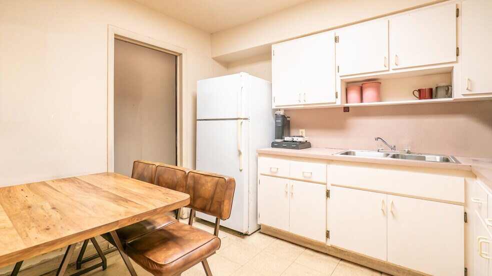 7250 NE 4th Ave, Miami, FL à vendre - Photo du bâtiment - Image 2 de 6