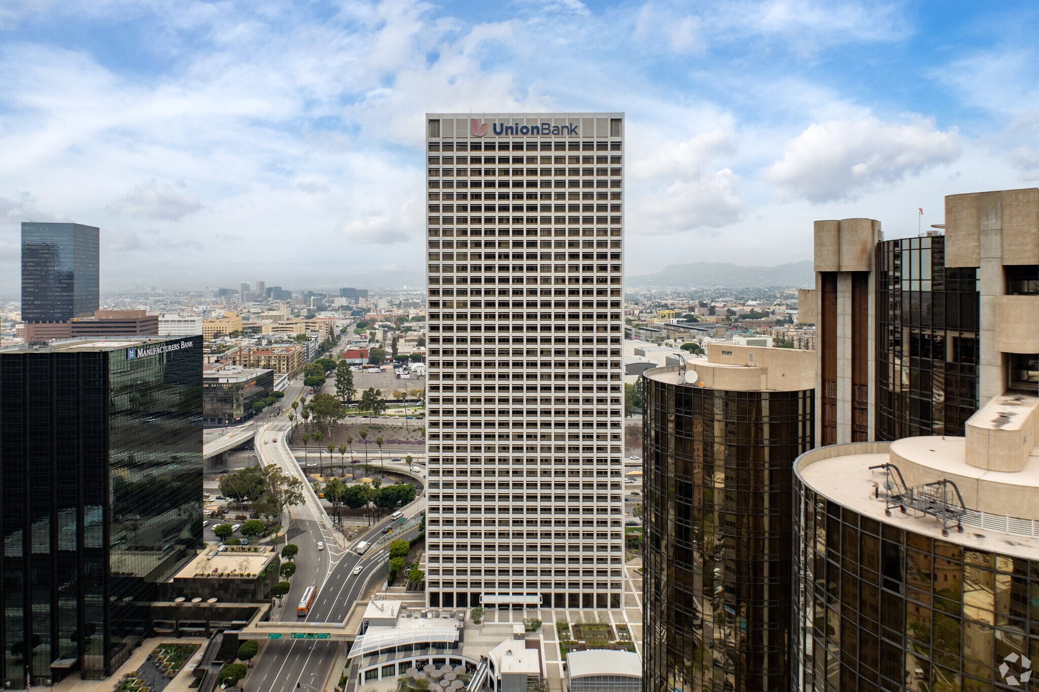 445 S Figueroa St, Los Angeles, CA à louer Photo du bâtiment- Image 1 de 23