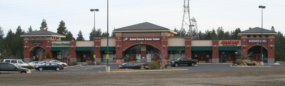 Pinewater Plaza Investment & Development portfolio of 3 properties for sale on LoopNet.ca - Primary Photo - Image 1 of 4