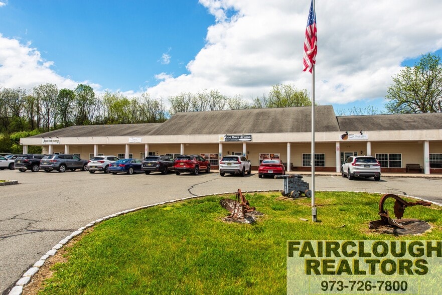 11 Route 15, Lafayette, NJ à vendre - Photo du bâtiment - Image 2 de 26