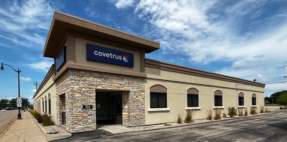 302-304 Ohio St, Oshkosh, WI à louer - Photo du bâtiment - Image 2 de 6