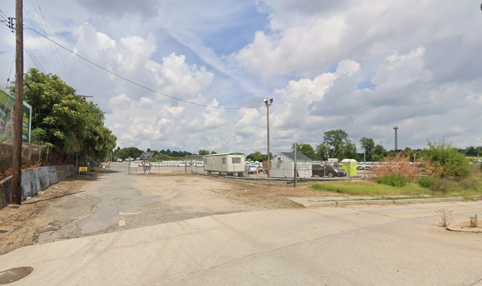4500 E Lombard St, Baltimore, MD for lease - Building Photo - Image 2 of 5