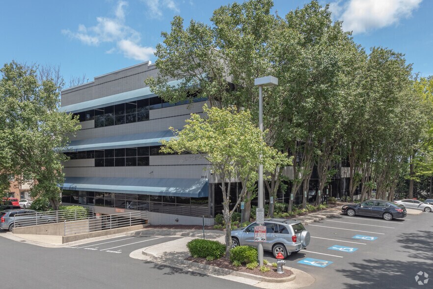 2815 Hartland Rd, Merrifield, VA à louer - Photo du bâtiment - Image 2 de 3