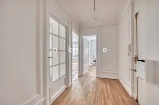 Plus de détails pour Multi-résidentiel à vendre