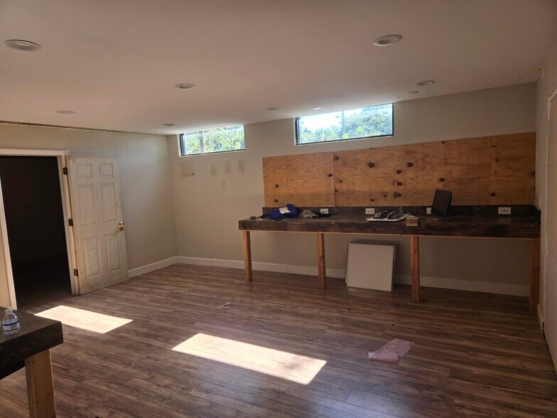 1201 Hamlet Ave, Clearwater, FL à vendre - Photo intérieure - Image 2 de 19