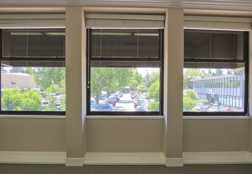 1143 Crane St, Menlo Park, CA for lease - Interior Photo - Image 3 of 23