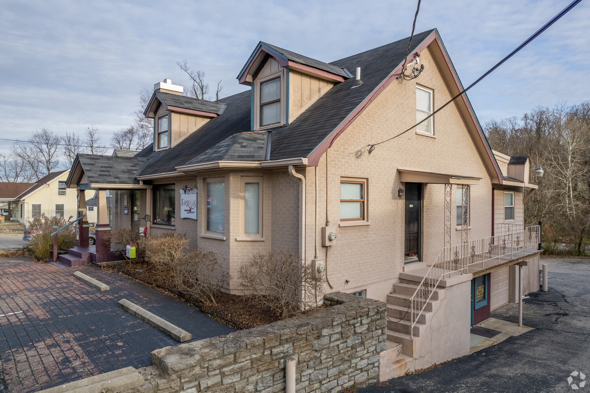 8157 Camargo Rd, Cincinnati, OH for sale Primary Photo- Image 1 of 5