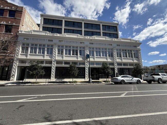 More details for 714 Baronne St, New Orleans, LA - Retail for Lease