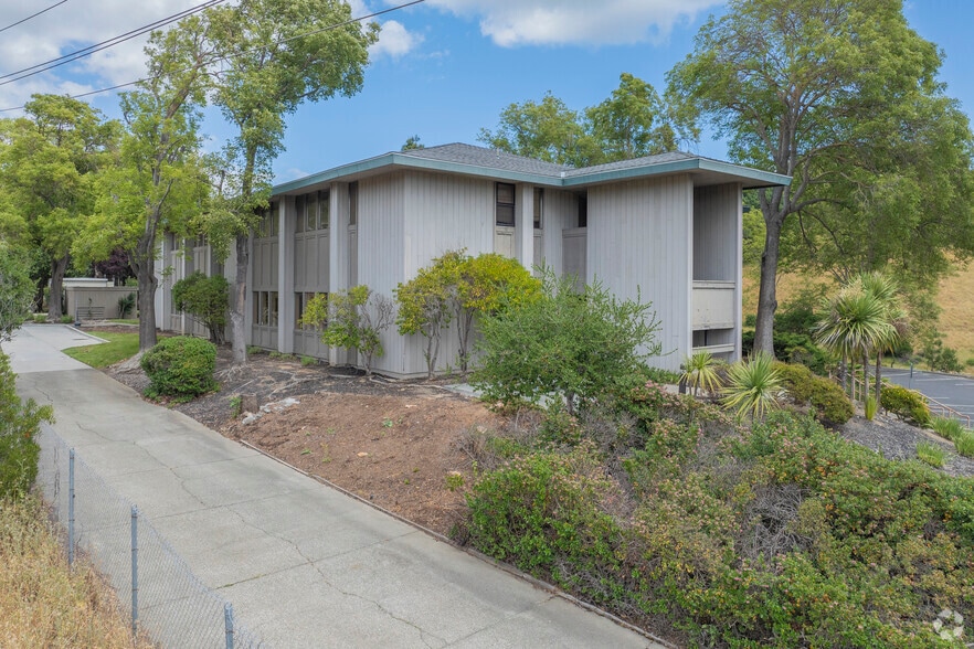 145 N Redwood Dr, San Rafael, CA for sale - Building Photo - Image 3 of 8