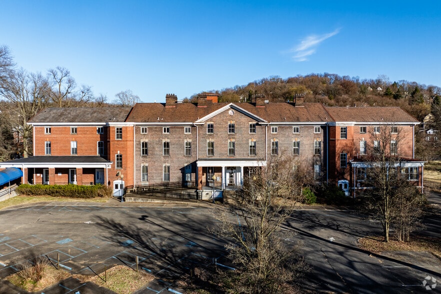 900 Rebecca Ave, Pittsburgh, PA à vendre - Photo du bâtiment - Image 3 de 13