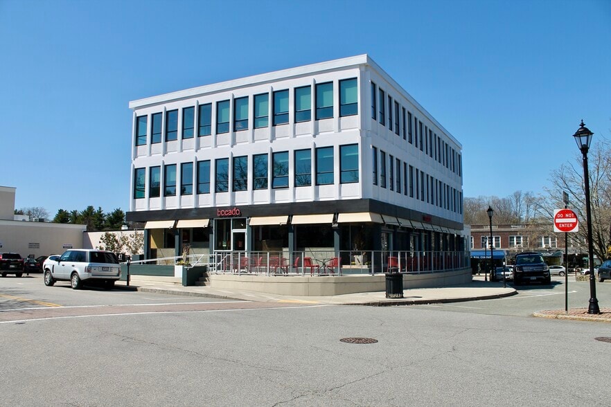 48-50 Central St, Wellesley, MA for lease - Building Photo - Image 2 of 6