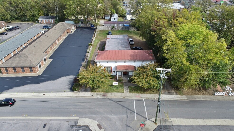 135 College St, Gallatin, TN for lease - Building Photo - Image 3 of 16