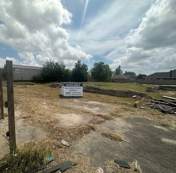 6930 St Claude Ave, Arabi, LA à vendre - Photo du bâtiment - Image 2 de 5