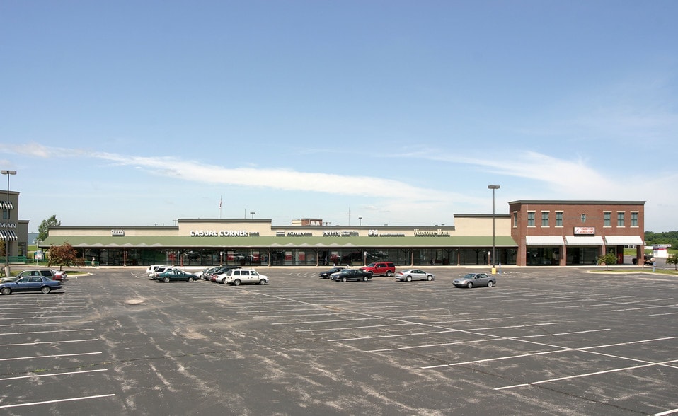 1340-1372 W Old Highway 40, Odessa, MO à vendre - Photo du bâtiment - Image 2 de 3