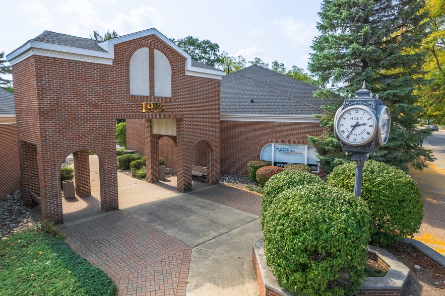 1995 Cedar St, Holt, MI for lease - Building Photo - Image 2 of 15