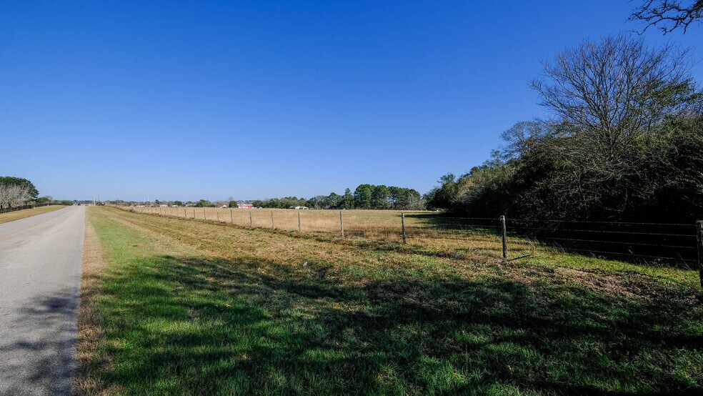 26266 Fields Store Rd., Waller, TX à vendre - Photo du bâtiment - Image 2 de 90