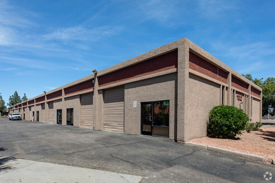 130 W Hampton Ave, Mesa, AZ à louer - Photo du bâtiment - Image 3 de 5