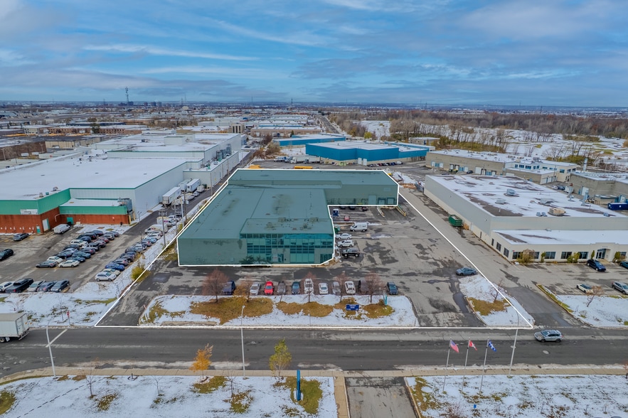 9081-9101 Rue du Parcours, Montréal, QC à vendre - Aérien - Image 2 de 8