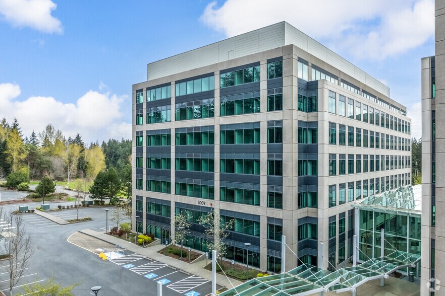 3007 160th Ave SE, Bellevue, WA à louer - Photo du bâtiment - Image 2 de 5