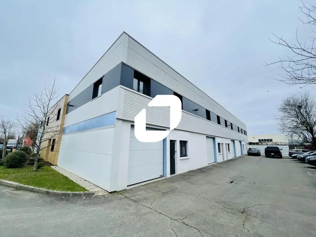 Flex in Moissy-Cramayel for lease Building Photo- Image 1 of 5