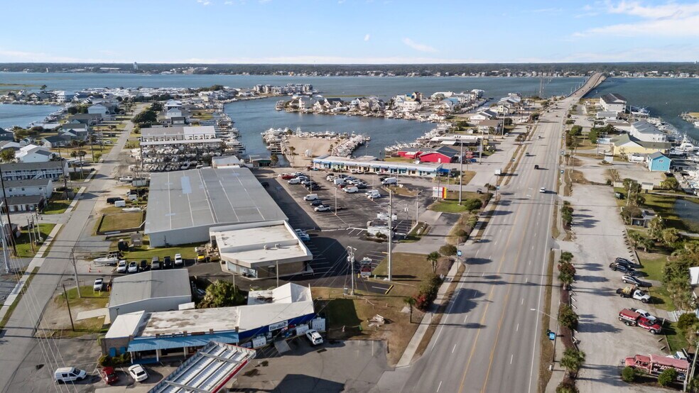 311 Atlantic Beach Cswy, Atlantic Beach, NC à vendre - Photo du bâtiment - Image 2 de 14