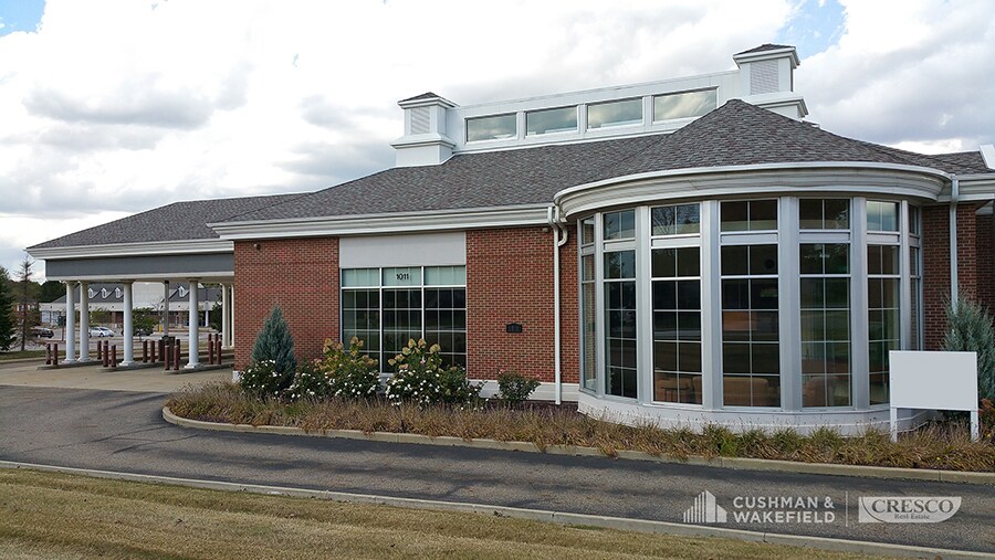 1011 E Aurora Rd, Macedonia, OH à louer Photo du bâtiment- Image 1 de 13