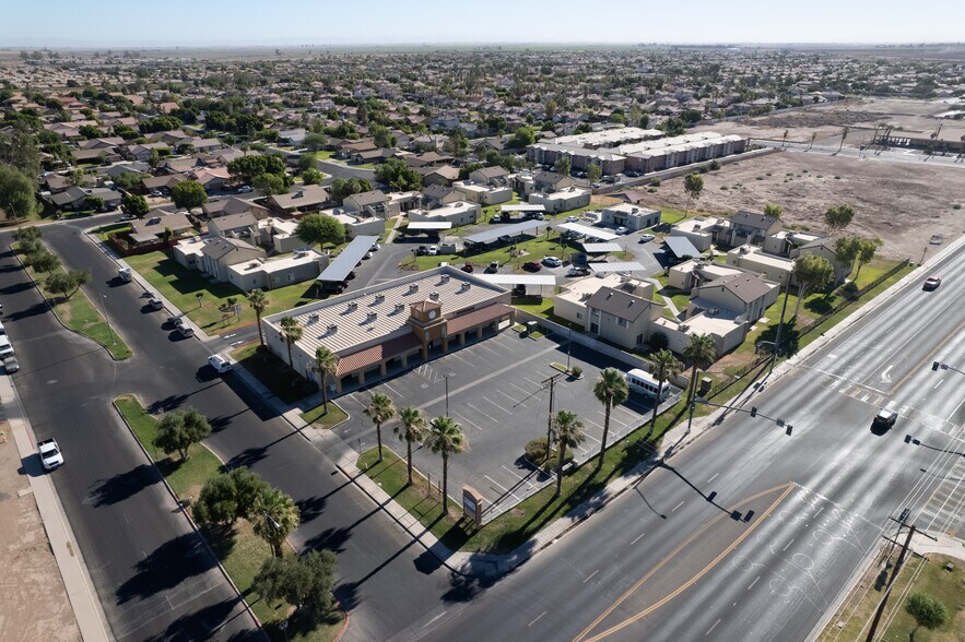 801 E Birch St, Calexico, CA à vendre - Photo du bâtiment - Image 3 de 34