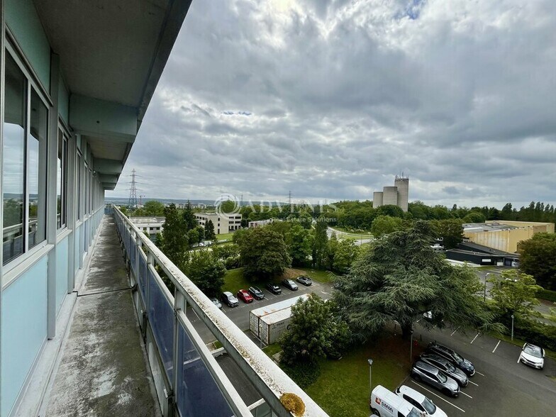 14 Chaussée Jules César, Osny à louer - Photo du bâtiment - Image 3 de 12