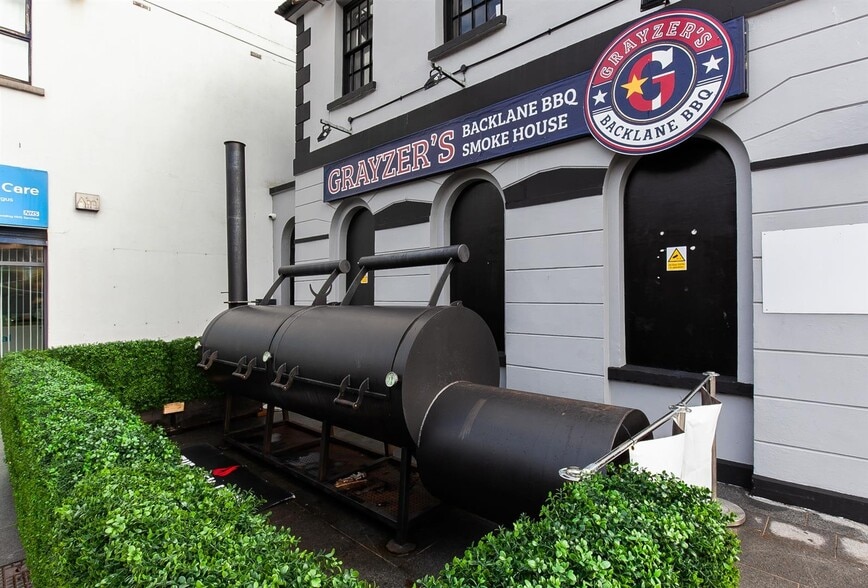 15 Lancasterian St, Carrickfergus for lease - Building Photo - Image 2 of 4