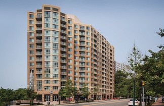 Plus de détails pour 1200 East West Hwy, Silver Spring, MD - Vente au détail à louer