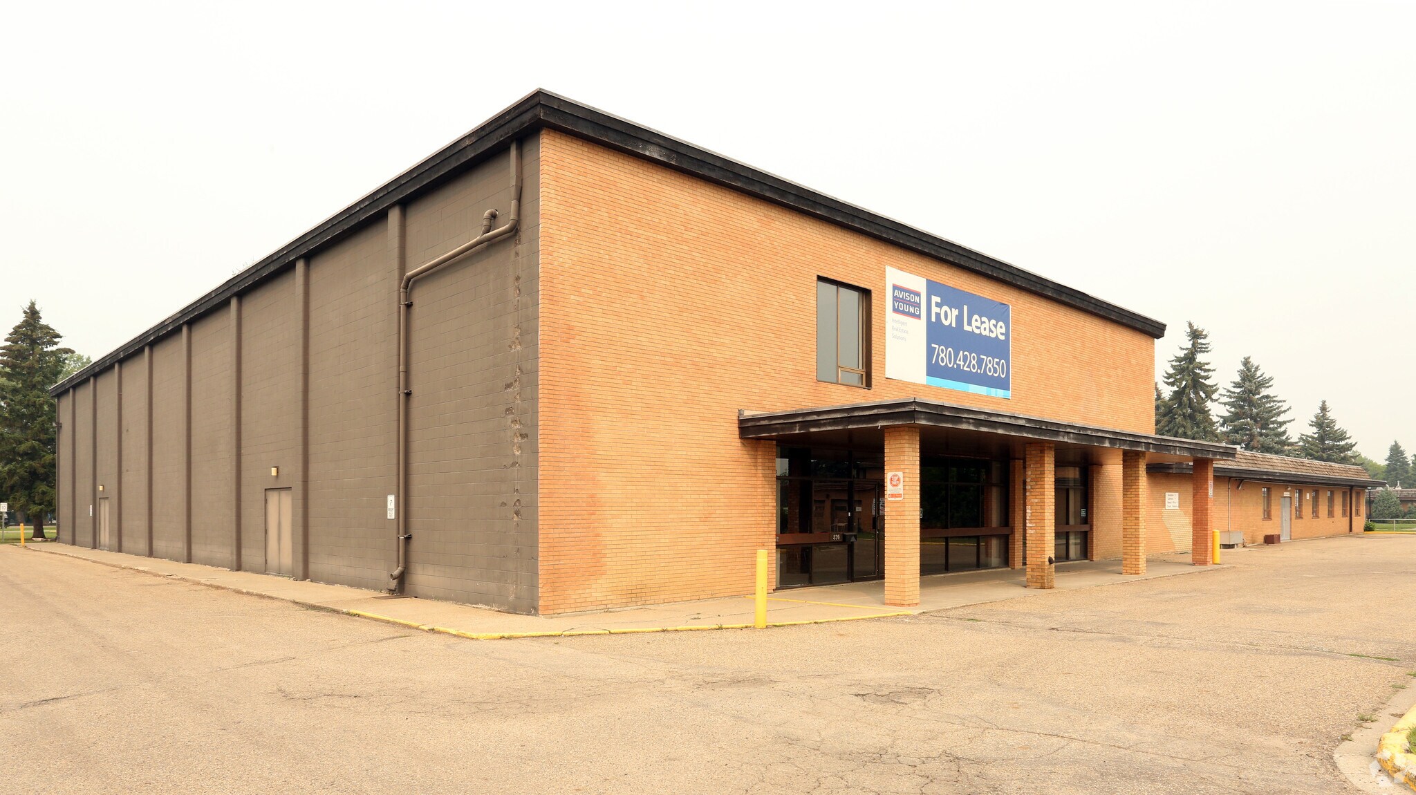 830 Saddleback Rd, Edmonton, AB for sale Primary Photo- Image 1 of 1