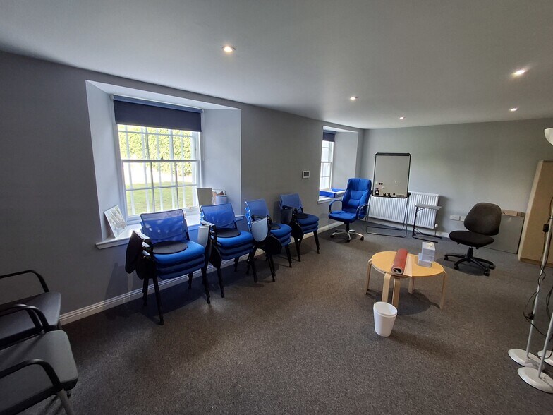 11-12 Melville Ter, Stirling à louer - Photo du bâtiment - Image 3 de 6