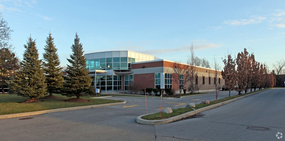 21 Kern Rd, Toronto, ON à vendre - Photo du bâtiment - Image 2 de 3