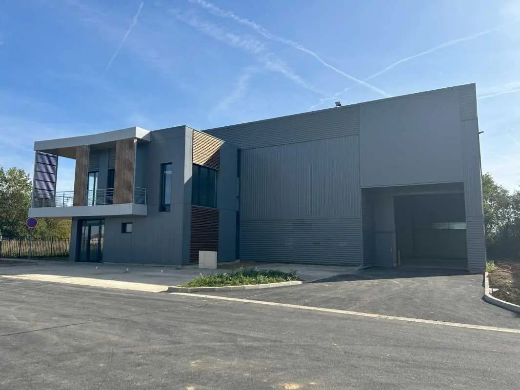 Flex in Chanteloup-en-Brie for lease Building Photo- Image 1 of 11