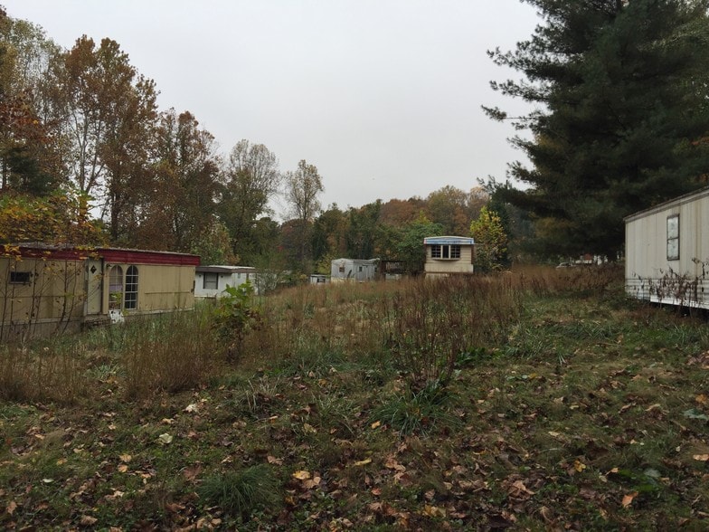 422 Stanley & Shawnee Trailer Park portfolio of 2 properties for sale on LoopNet.ca - Primary Photo - Image 2 of 2