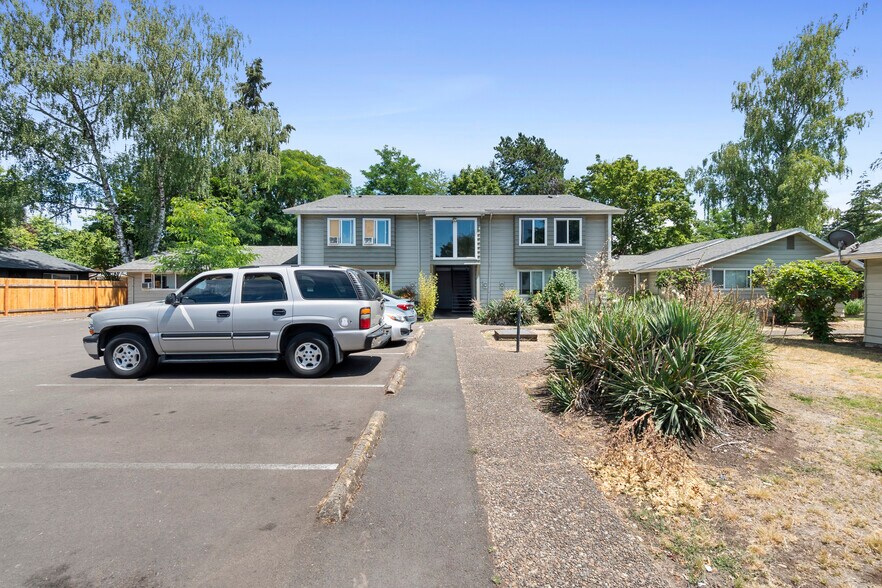 1120 NE 17th Ave, Hillsboro, OR for sale - Building Photo - Image 2 of 11