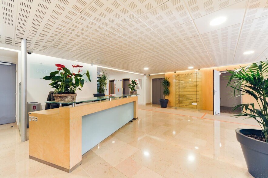 9-11 Rue Georges Enesco, Créteil for lease - Lobby - Image 2 of 8