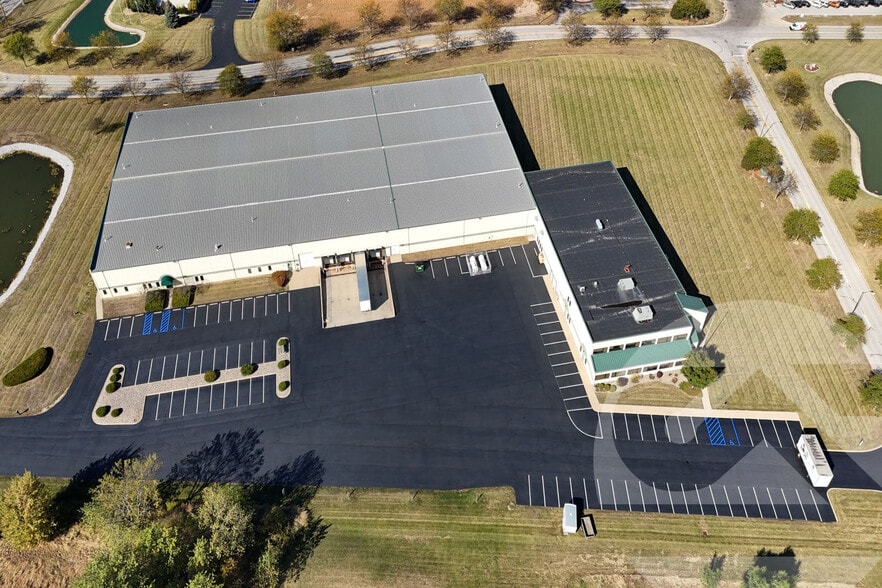 520 N Dunbridge Rd, Bowling Green, OH for lease - Building Photo - Image 1 of 10