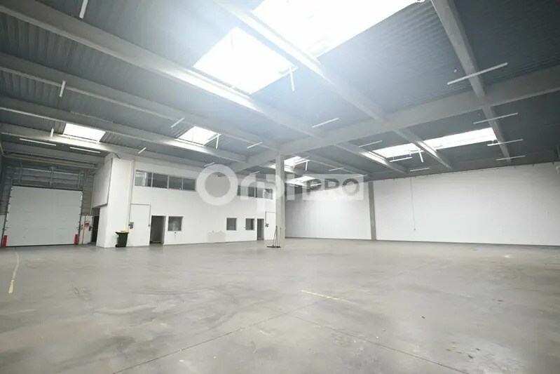 Flex in Vaulx-en-Velin for lease - Interior Photo - Image 2 of 11