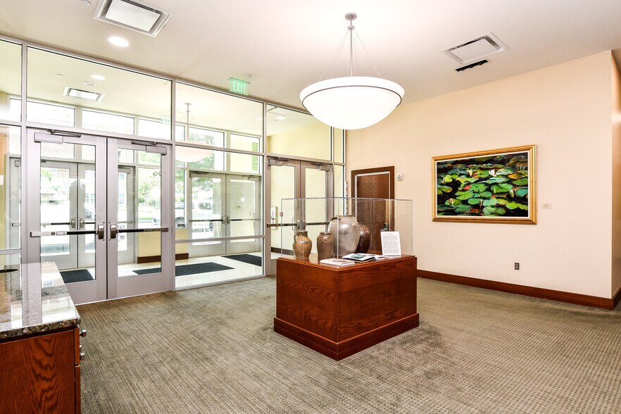 306 E North St, Greenville, SC à louer - Photo intérieure - Image 3 de 24