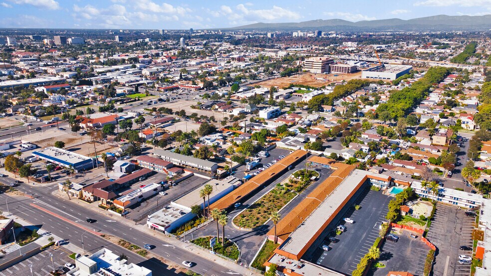 1427 E 1st St, Santa Ana, CA for sale - Building Photo - Image 2 of 21