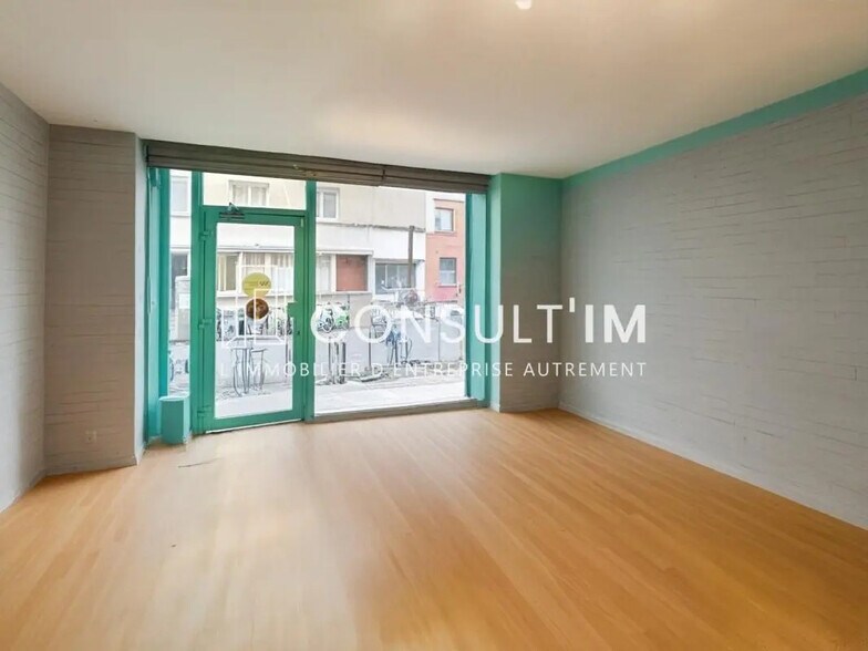 Commerce de détail dans Paris à louer - Photo du bâtiment - Image 2 de 4