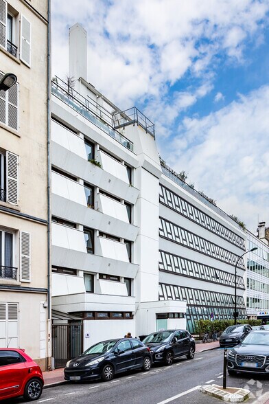 12 Rue Barbès, Levallois-Perret à louer - Photo du bâtiment - Image 2 de 8