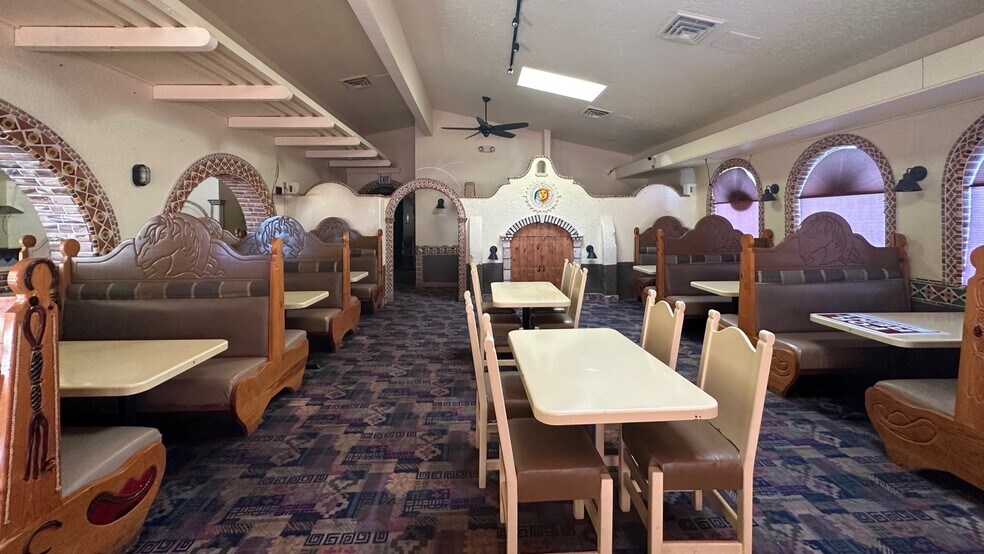 1124 Washington Way, Longview, WA à vendre - Photo intérieure - Image 3 de 13